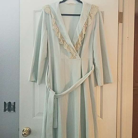 Vanity Fair Other - Vintage Vanity Fair Robe